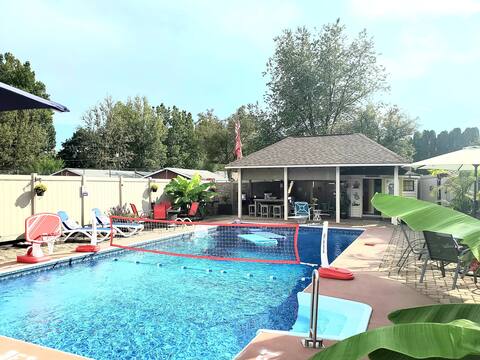 Suite Spot Summer Oasis by Hershey