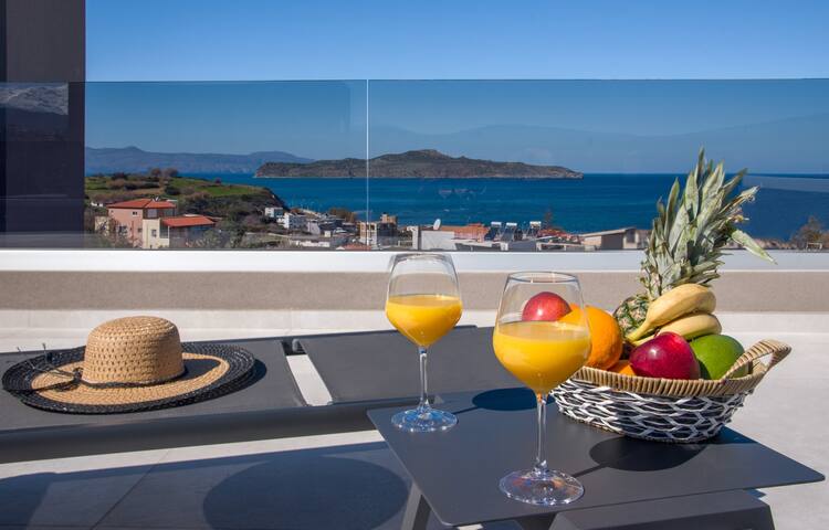 Brand New Lux villa-Sauna&Jacuzzi- Pvt Heated Pool gallery image 5