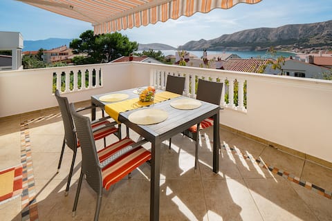 Apartment with  Beautiful sea view