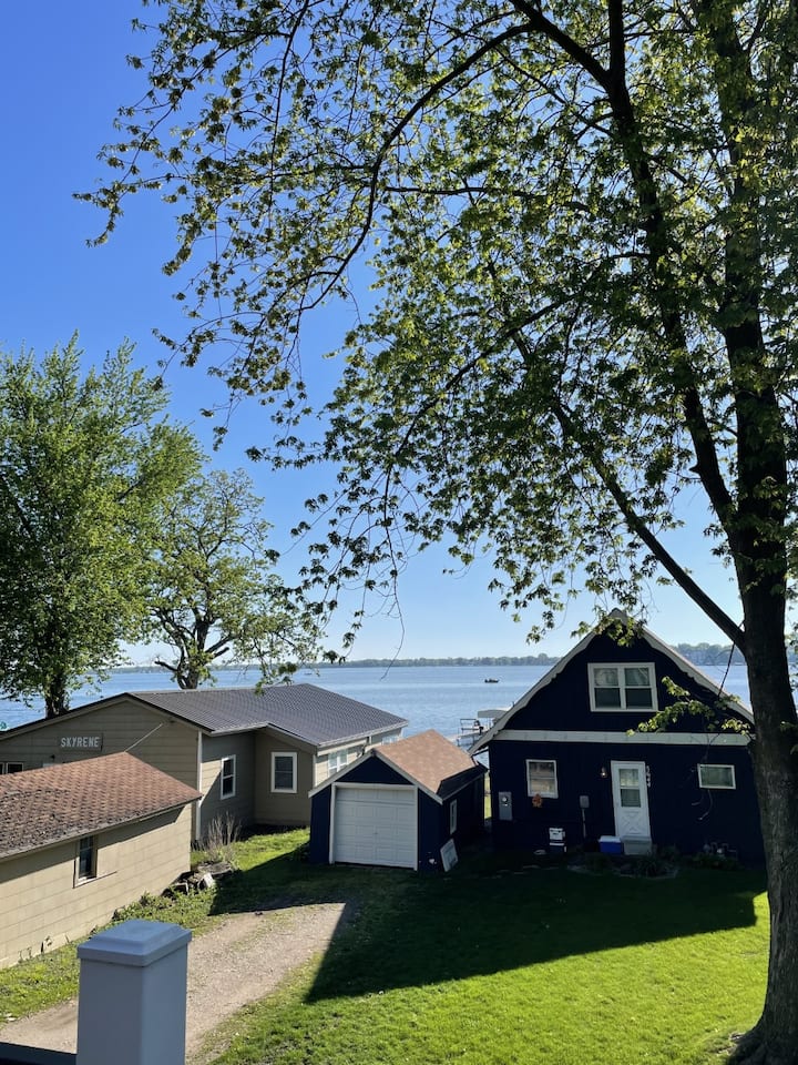 Lake View on Lakeview (no cleaning fee)