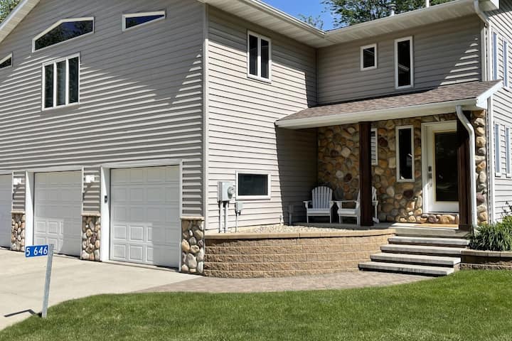 Lake View on Lakeview (no cleaning fee)