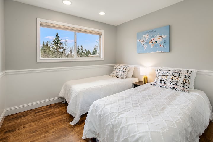 Chumba cha kulala na vitanda viwili vya watu wawili