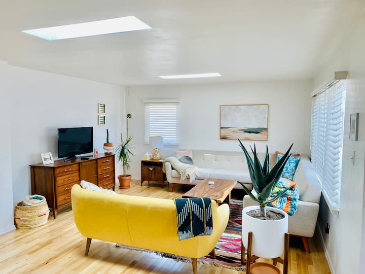 Quiet, Peaceful & Bright Home For You To Rest! - Albuquerque, NM