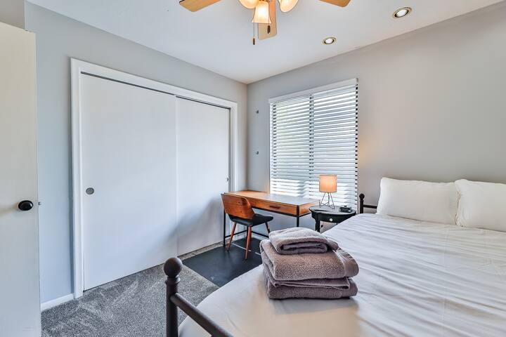 חדר שינה מס '2 (מזרן קווין סייז)