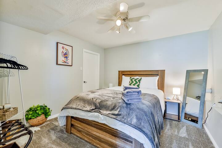 חדר שינה מס '4 (מזרן קווין סייז) למטה