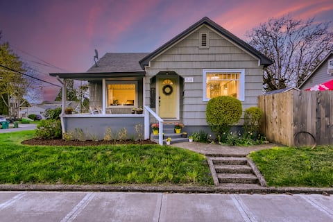 Historic Newberg Bluebird Cottage