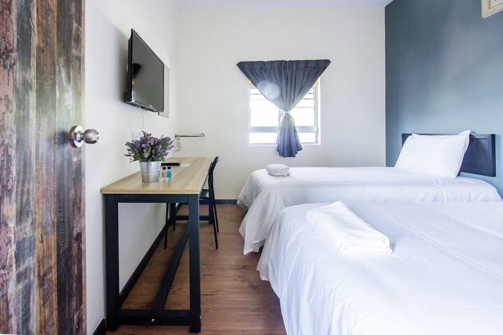 ♚ Explore 4BR Gardenhouse Retreats (Free Parking)