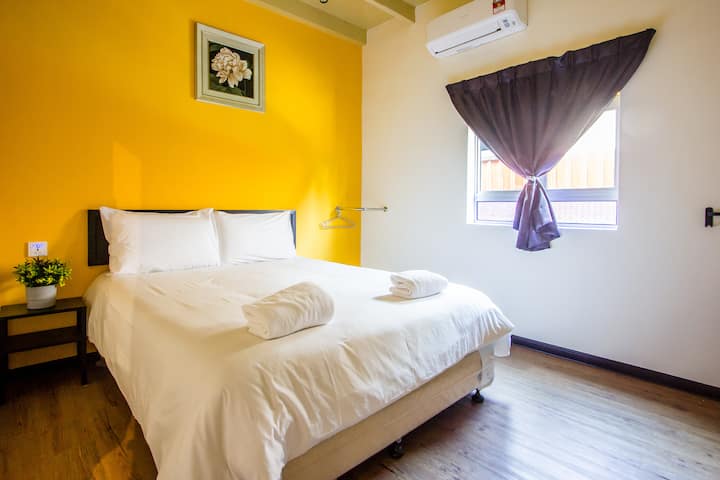 ♚ Explore 4BR Gardenhouse Retreats (Free Parking)