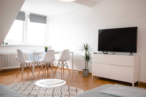 ★ NEW ★ Sweet Home, Parking, Netflix