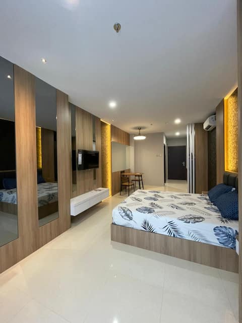 Nagoya Apartment High Floor Center of Batam