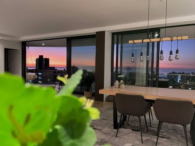 Luxury 2 bedroom apartment with spectacular views. gallery image 4