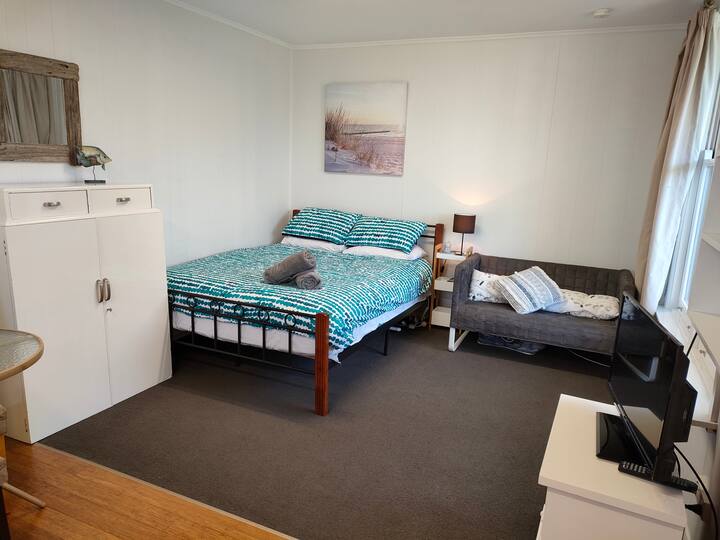 Ocean breeze selfcontained unit Guesthouses for Rent in Warrnambool