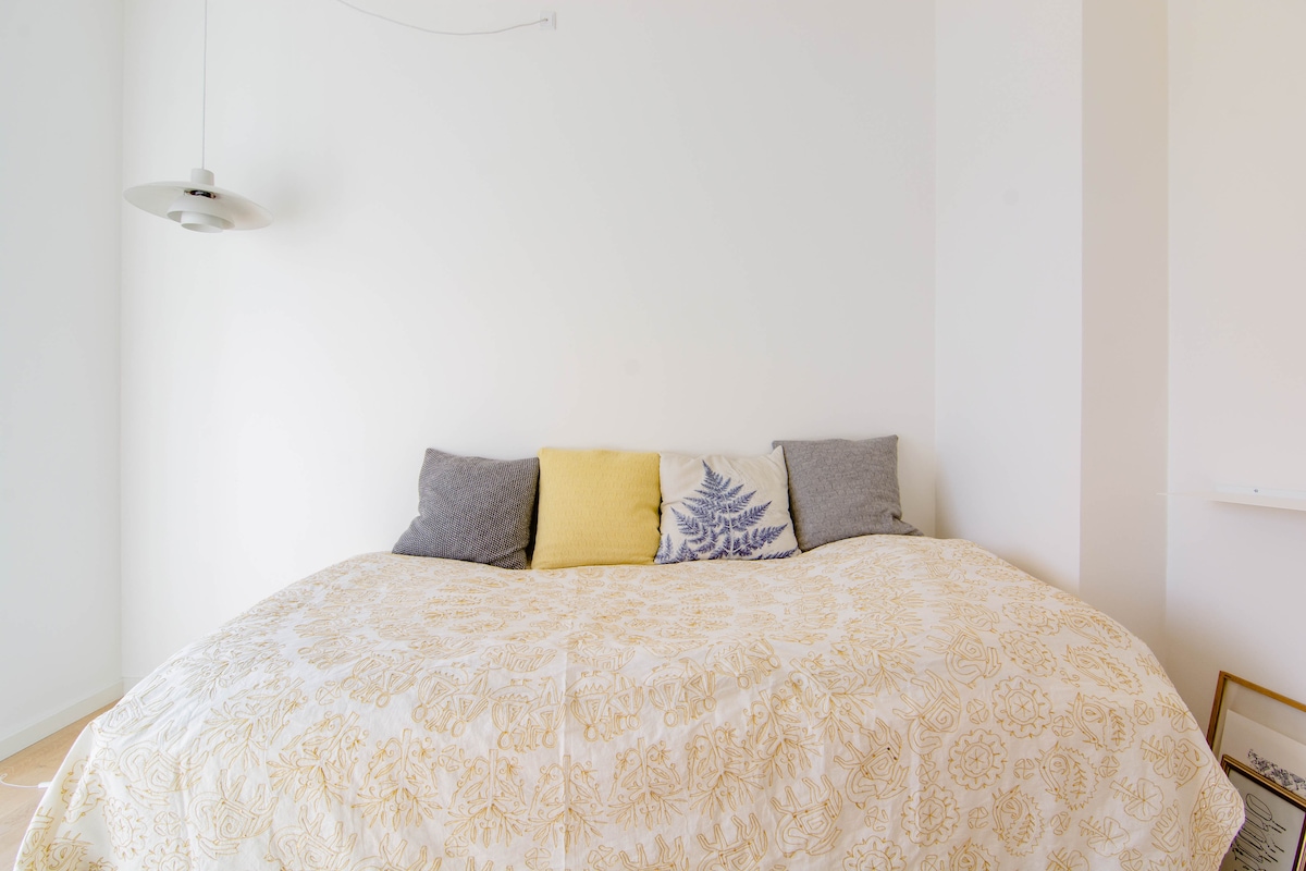 גודל המיטה הוא 200x120