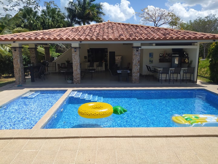 Happy House Rental — 4 bedroom vacation rental in San Carlos