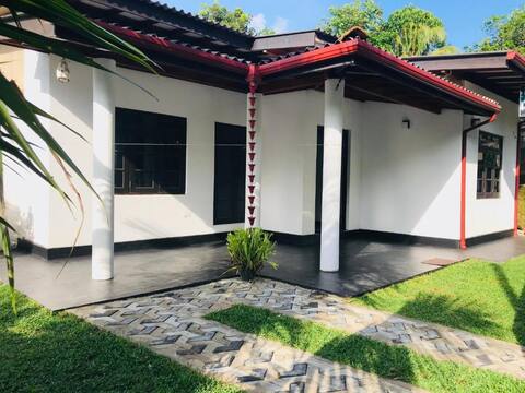Asha Villa Weligama
Close to Jungle Beach Weligama