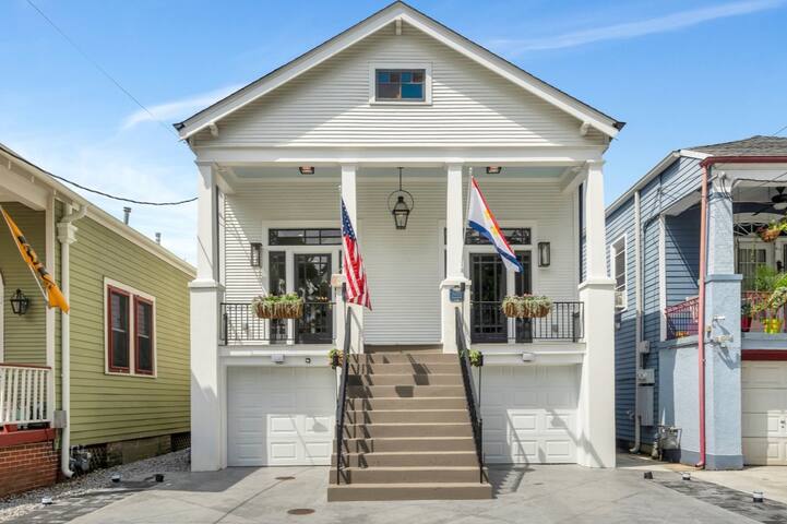 Luxury Amenities – Hot Tub/Putting Green/Game Room gallery image 2