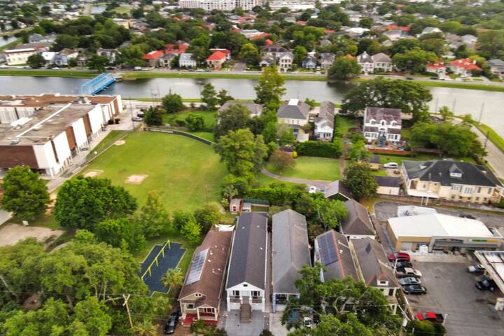 Luxury Amenities – Hot Tub/Putting Green/Game Room gallery image 5