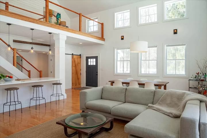 Modern Stylish Farmhouse - Highland, NY