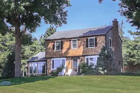 Unobstructed water views & huge patio with hot tub