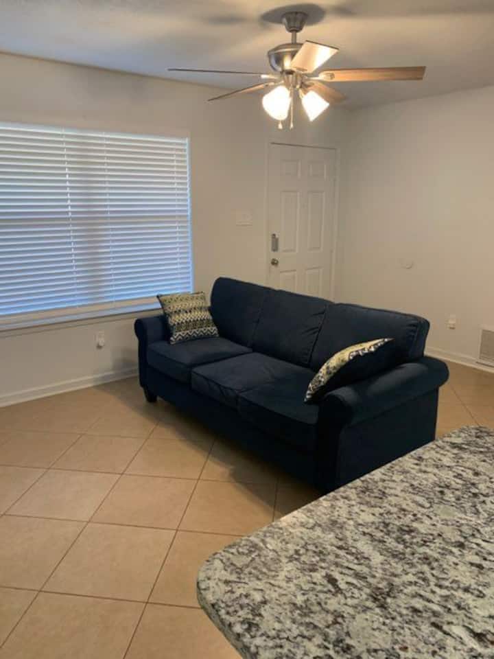 Cheerful 2-bedroom Close To Downtown! - Fort Worth, TX