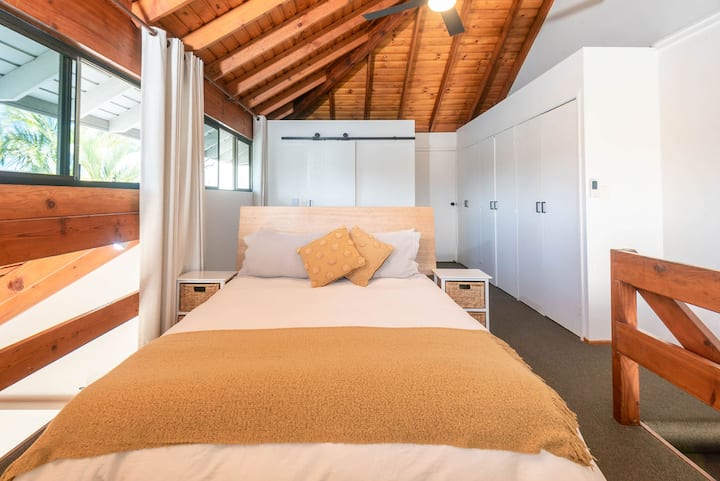 Loft bedroom with comfortable queen bed and ensuite. All linen is provided.