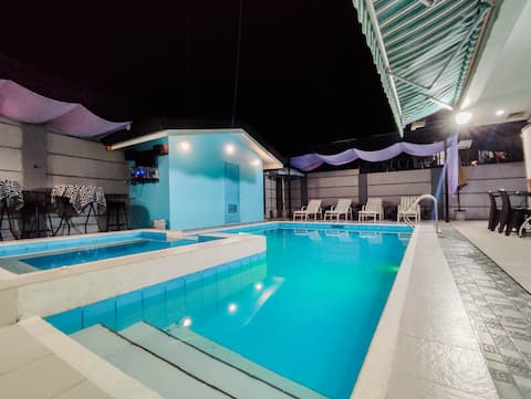 3 bedroom holiday home with pool and sauna