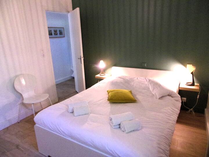 მე-2 საძინებელი პირველ სართულზე