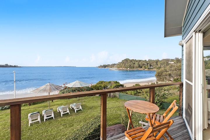 Blu – Absolute beach front – views from every room gallery image 5