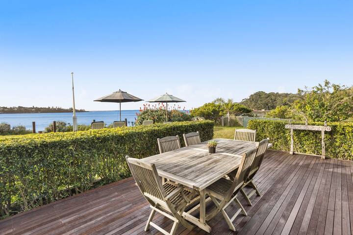 Blu – Absolute beach front – views from every room gallery image 4