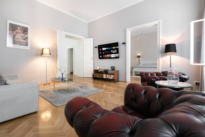 Luxurious Grand City Apartment gallery image 5