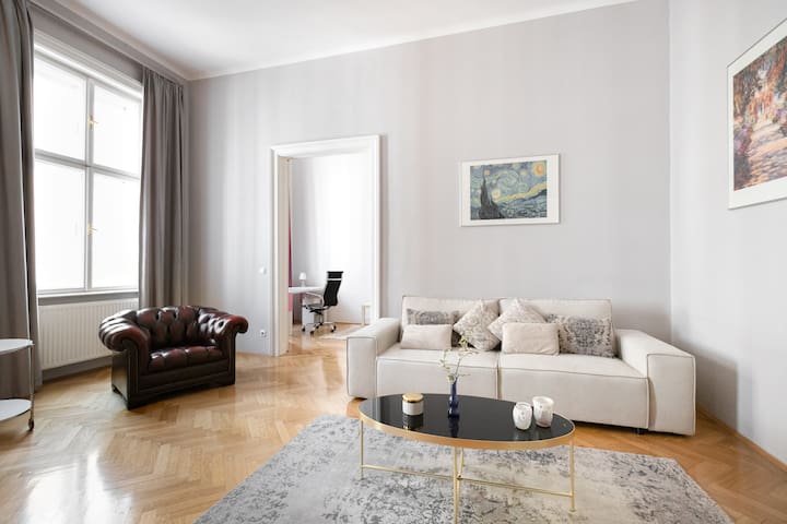 Luxurious Grand City Apartment