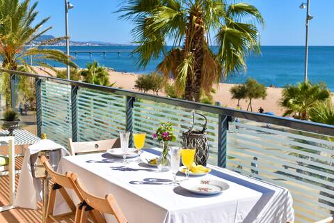 Barcelona front-beach big apartment