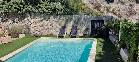 Charming villa with pool and panoramic view