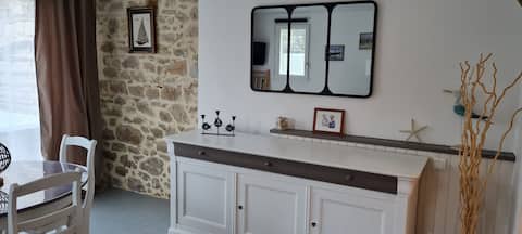 Top Airbnb: Quiet apartment, close to the beach and all shops. in La Turballe