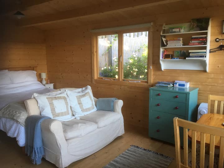 Clarice's Cabin In Heart Of Rural Cornish Village - Porthcurno