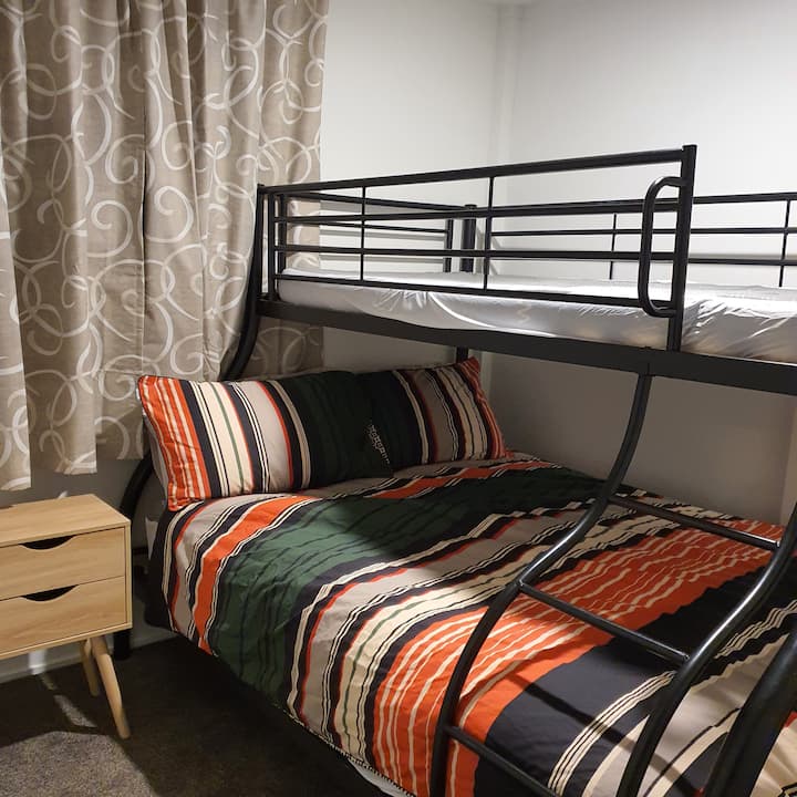 საძინებელი 1