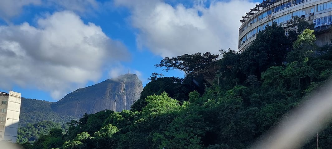 Apartamento inteiro no coração de Ipanema