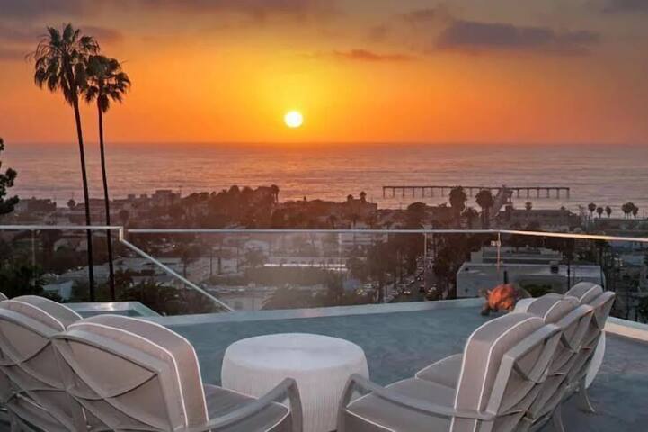 Ocean Views from all 5 Luxury Suites gallery image 2