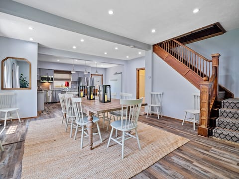 Chic 5BR Getaway in Wine Country - Pet Friendly