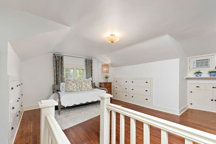 Ambienti i dhomës së gjumit