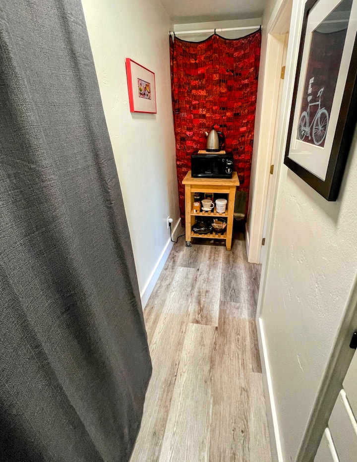 Sunny Private Suite Near Harbor & Beach - Santa Cruz, CA