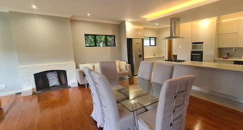 Entire home - 2 minute walk to beach