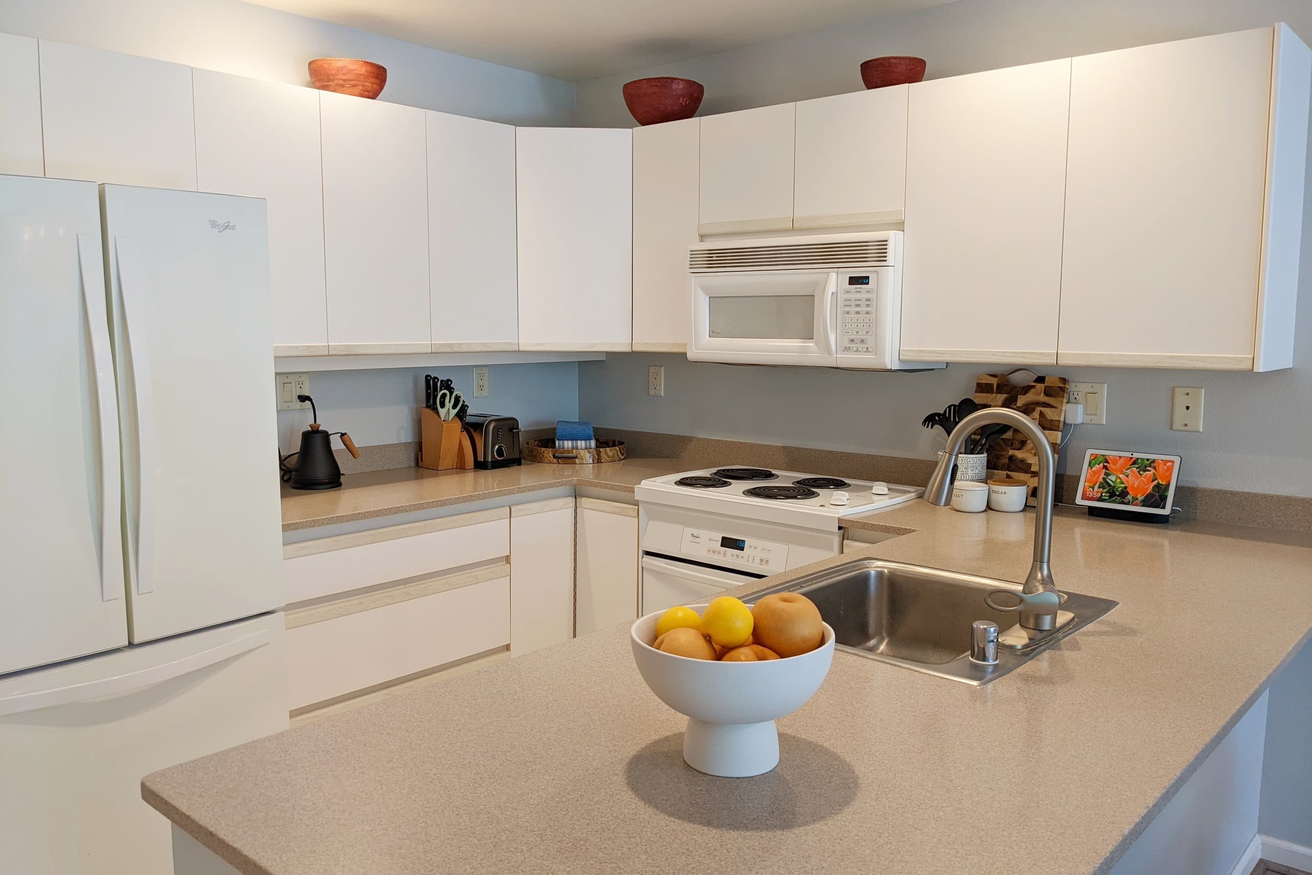 Condo in Kihei · ★4.99 · 1 bedroom · 2 beds · 2 baths - Image 9