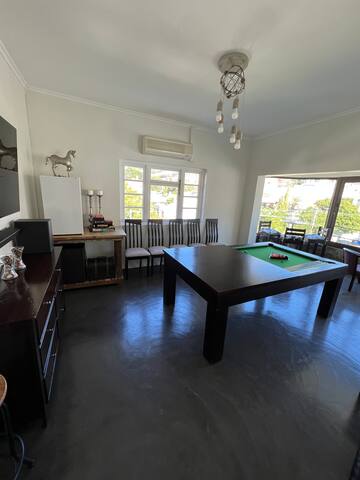 Lovely 2-bedroom spacious apartment with views. gallery image 2