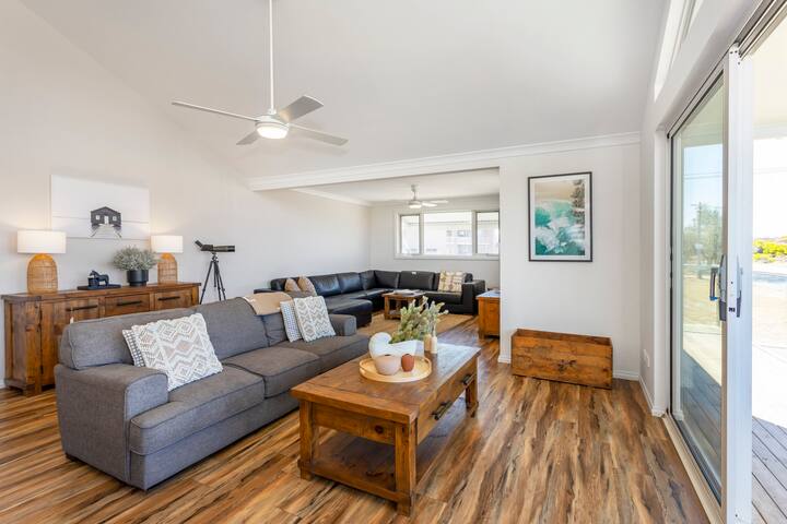 Chic coastal holiday home gallery image 4