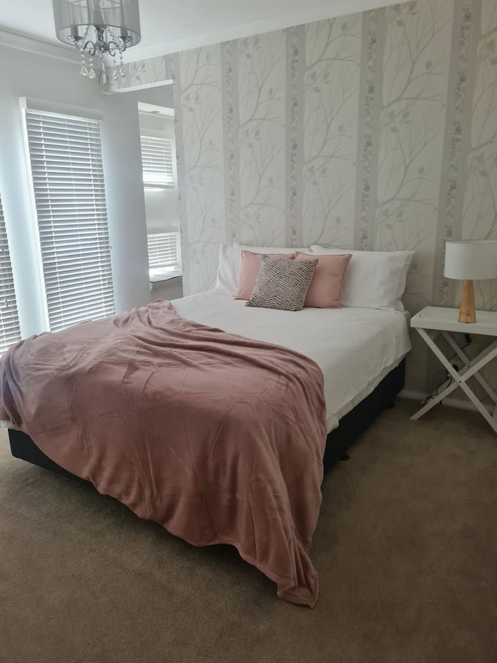 Chumba cha kulala 3 (Malkia)