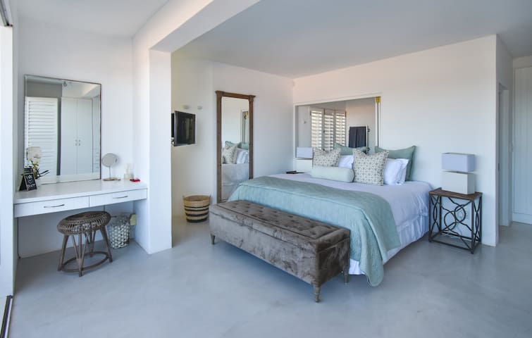 Yael And Jonathan managed Airbnb listing 3