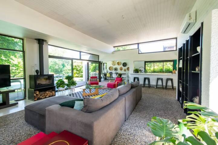 Villa d’architecte avec piscine gallery image 4