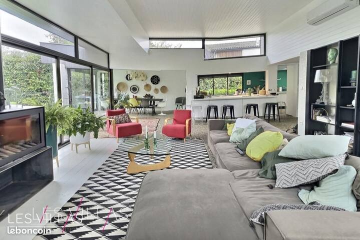 Villa d’architecte avec piscine gallery image 5