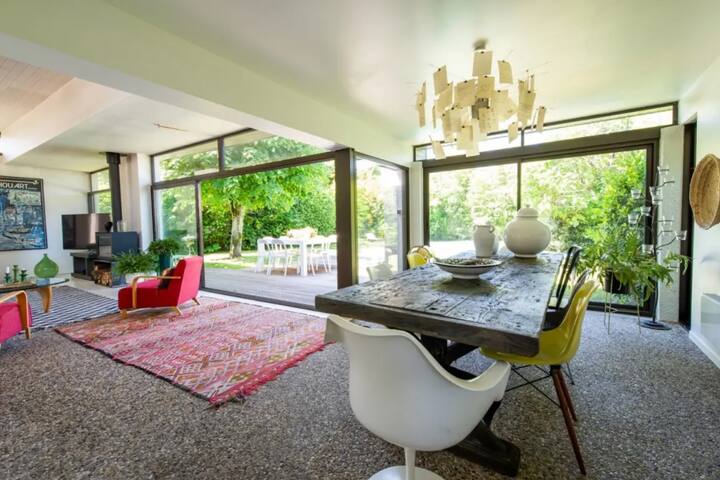 Villa d’architecte avec piscine gallery image 3